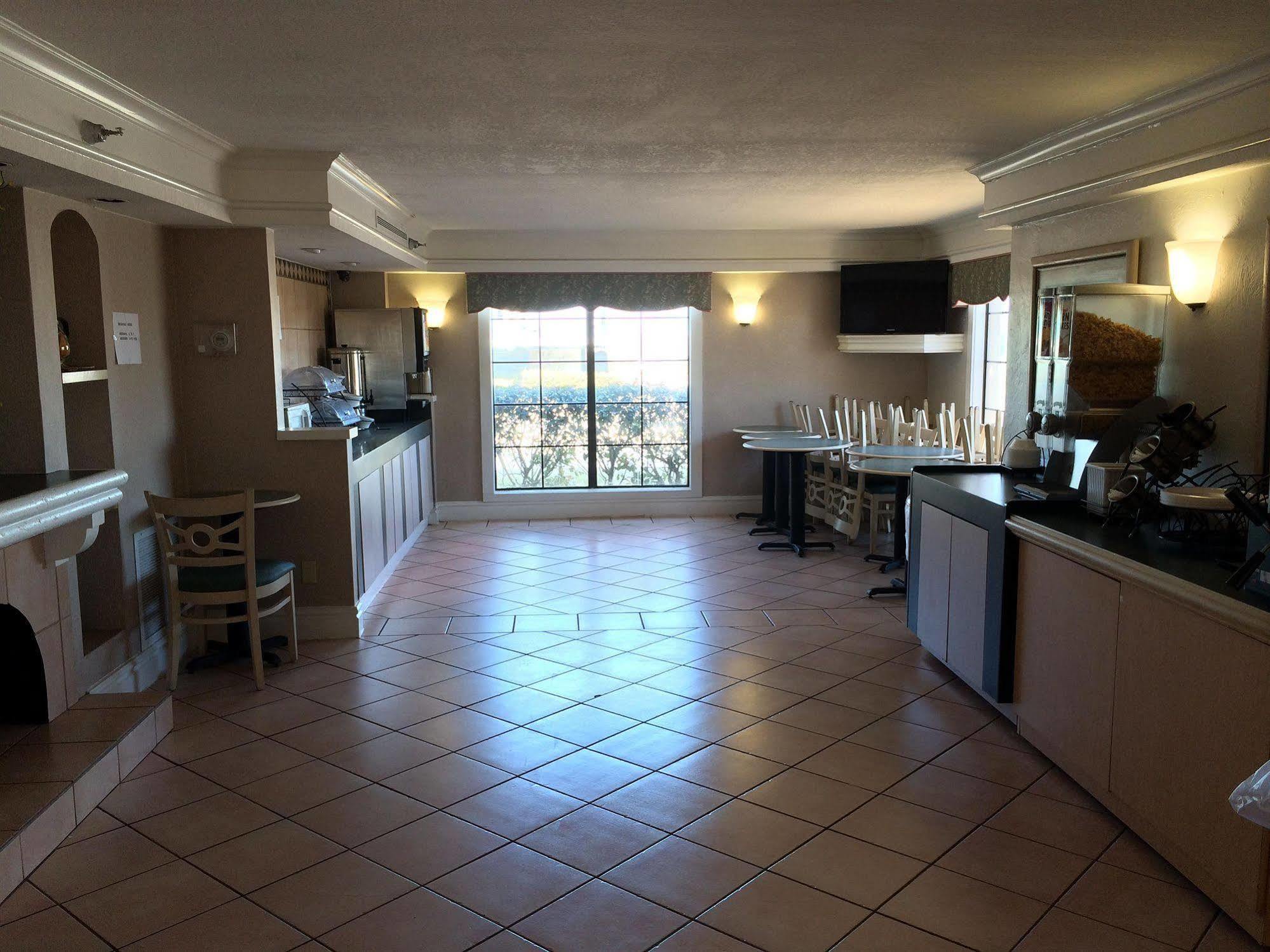 Hemp Inn Oklahoma City South エクステリア 写真
