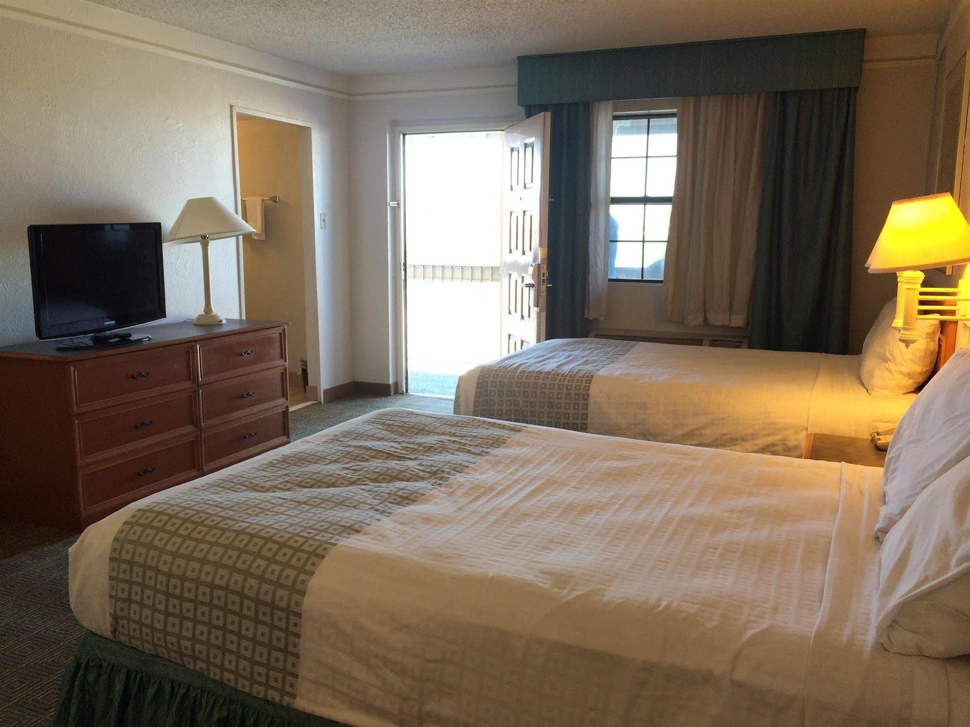 Hemp Inn Oklahoma City South エクステリア 写真